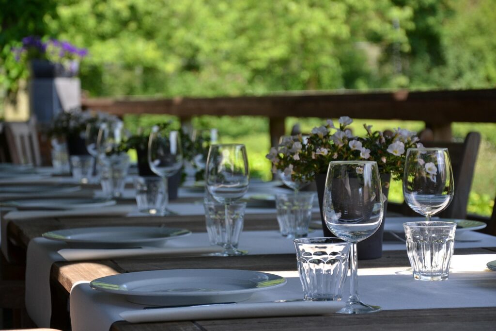 dinner, set table, covered, invitation